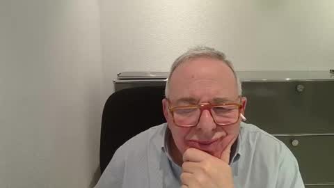 Snapshot of martin_1947 chatting on 5, 1, 2026 martin_1947 online show from 5, 1, 2026