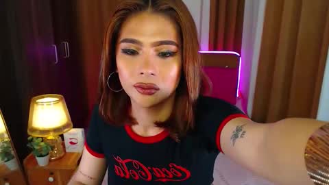 Snapshot of martina_lauren chatting on 17, 4, 2026 Martina online show from 17, 4, 2026