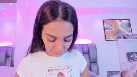 Snapshot of martina_mancinii chatting on 8, 10, 2025 Martina online show from 8, 10, 2025