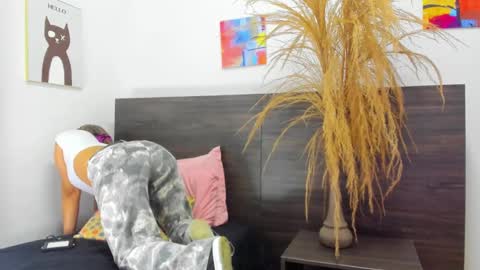 martina mIIler online show from 22, 2, 2025