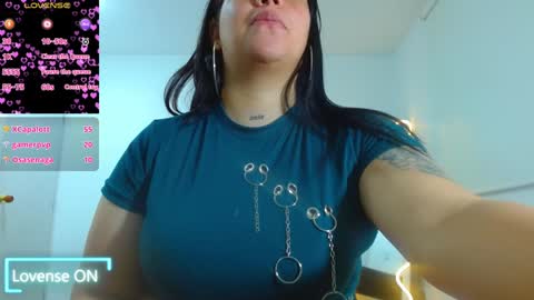 Snapshot of martina_tay chatting on 9, 1, 2025 Hey im martina online show from 9, 1, 2025