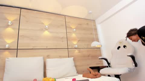 martina touss  online show from 5, 3, 2025