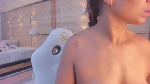 martina touss  online show from 15, 12, 2025