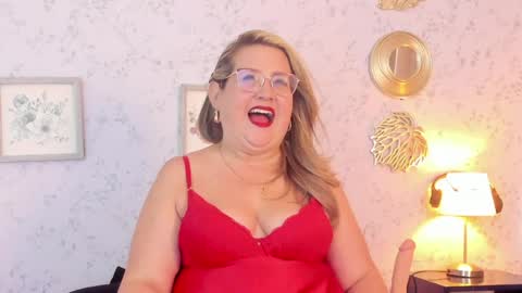 Snapshot of martinacurvy_ chatting on 2, 4, 2026 Martina Caicedo online show from 2, 4, 2026