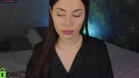 Snapshot of mary___walker chatting on 15, 12, 2025 Mary GMT 3 Mon Tue Wed Thu Fri 0300am - 0900am online show from 15, 12, 2025