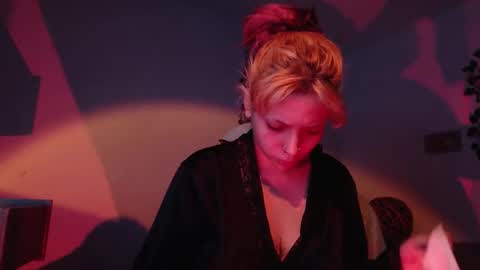                      100   online show from 14, 12, 2025