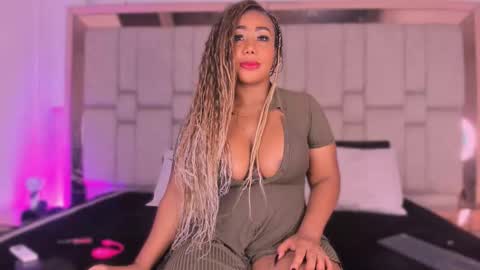   online show from 22, 10, 2025