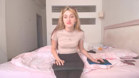 Snapshot of marya442004 chatting on 28, 9, 2025 marya442004 online show from 28, 9, 2025