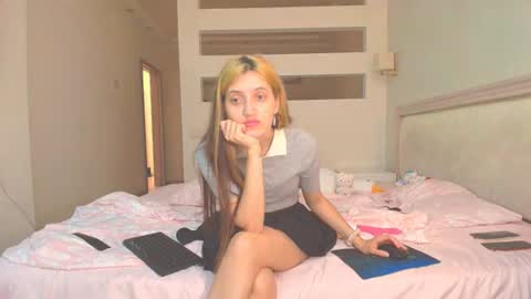 Snapshot of marya442004 chatting on 10, 10, 2025 marya442004 online show from 10, 10, 2025