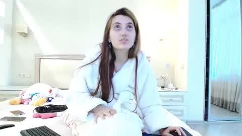 marya442004 online show from 5, 11, 2025