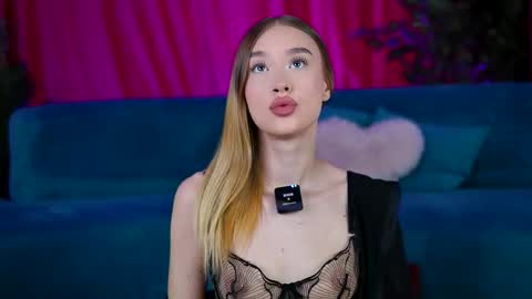 Snapshot of maryj_watson chatting on 14, 10, 2025 Marry Jane online show from 14, 10, 2025