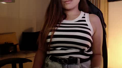 Snapshot of maryland002 chatting on 10, 11, 2025 Angela online show from 10, 11, 2025