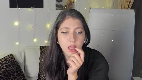 Mary Miller online show from 19, 9, 2025