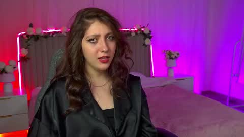 Mary Miller online show from 29, 11, 2025