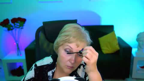 Snapshot of marymogan chatting on 9, 10, 2025 marymogan online show from 9, 10, 2025