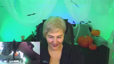 Snapshot of marymogan chatting on 21, 10, 2025 marymogan online show from 21, 10, 2025