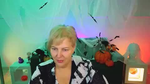 Snapshot of marymogan chatting on 30, 10, 2025 marymogan online show from 30, 10, 2025