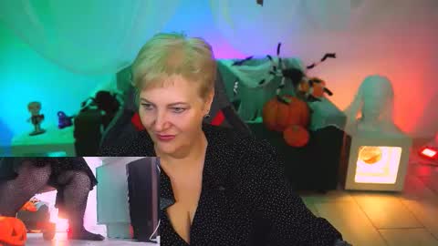 Snapshot of marymogan chatting on 31, 10, 2025 marymogan online show from 31, 10, 2025