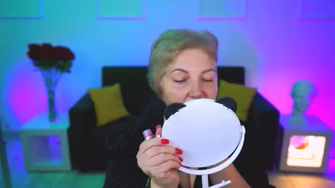 Snapshot of marymogan chatting on 10, 11, 2025 marymogan online show from 10, 11, 2025