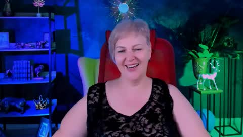 Snapshot of marymogan chatting on 25, 11, 2025 marymogan online show from 25, 11, 2025