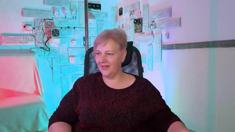 Snapshot of marymogan chatting on 26, 11, 2025 marymogan online show from 26, 11, 2025