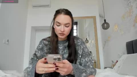 Snapshot of marypsiss chatting on 3, 12, 2025 Marina online show from 3, 12, 2025