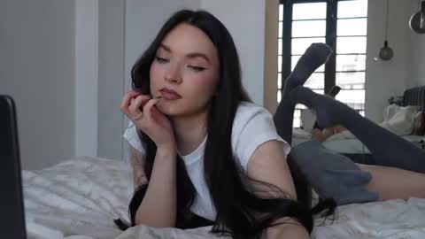 Snapshot of marypsiss chatting on 10, 4, 2026 Marina online show from 10, 4, 2026