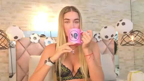 Snapshot of maryy_campbell chatting on 4, 7, 2026 maryy campbell online show from 4, 7, 2026