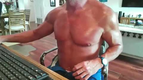Snapshot of mascmuscle49 chatting on 13, 12, 2025 mascmuscle49 online show from 13, 12, 2025