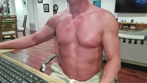 Snapshot of mascmuscle49 chatting on 17, 12, 2025 mascmuscle49 online show from 17, 12, 2025