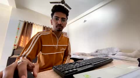 Mask Boy online show from 2, 1, 2025