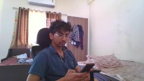 Mask Boy online show from 17, 9, 2025