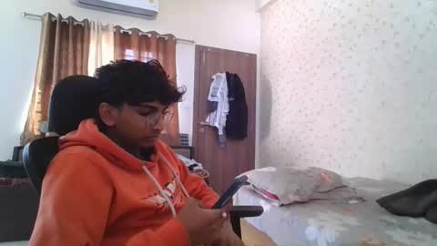 Mask Boy online show from 13, 11, 2025