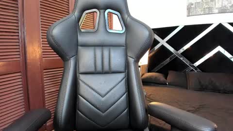 Scarlet  online show from 11, 4, 2026