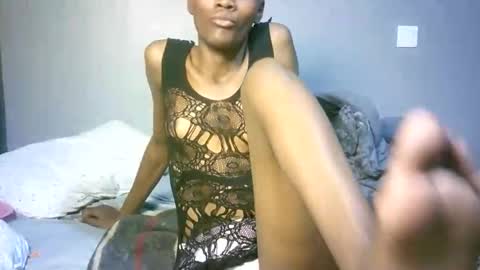 maskgang001 online show from 15, 10, 2025