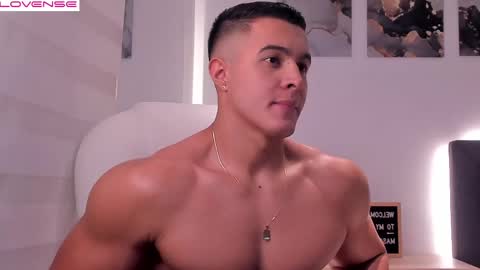 Snapshot of mason_bennet chatting on 9, 3, 2025 Mason Bennet online show from 9, 3, 2025