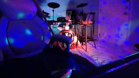 Snapshot of massageartist chatting on 13, 11, 2025 HappyZending online show from 13, 11, 2025