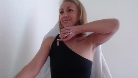 Snapshot of massielferretis chatting on 3, 5, 2026 massiel ferreti online show from 3, 5, 2026