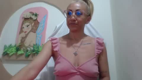 Snapshot of massielferretis chatting on 31, 5, 2026 massiel ferreti online show from 31, 5, 2026
