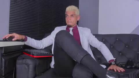 I am Massimo online show from 20, 12, 2025