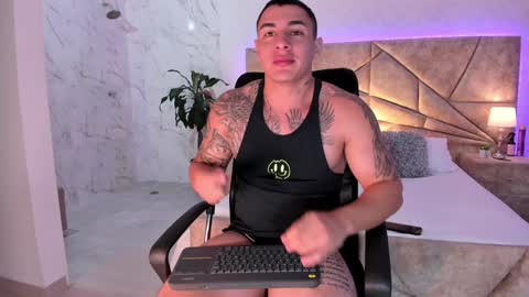 Snapshot of massimocontie_ chatting on 7, 12, 2024 Massimo Contie online show from 7, 12, 2024