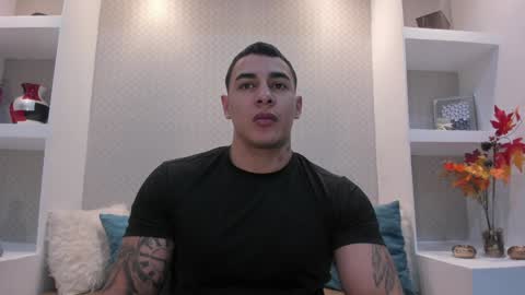 Snapshot of massimocontie_ chatting on 23, 12, 2024 Massimo Contie online show from 23, 12, 2024