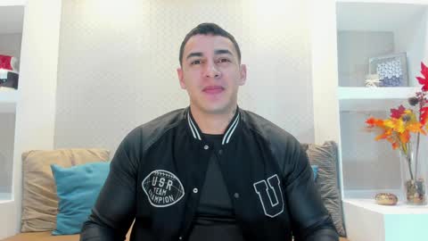 Snapshot of massimocontie_ chatting on 2, 1, 2025 Massimo Contie online show from 2, 1, 2025