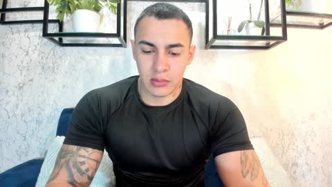 Snapshot of massimocontie_ chatting on 6, 2, 2025 Massimo Contie online show from 6, 2, 2025