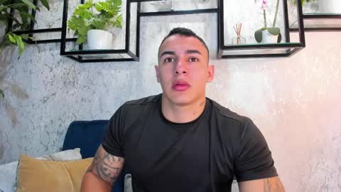 Snapshot of massimocontie_ chatting on 1, 3, 2025 Massimo Contie online show from 1, 3, 2025