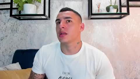 Snapshot of massimocontie_ chatting on 3, 3, 2025 Massimo Contie online show from 3, 3, 2025