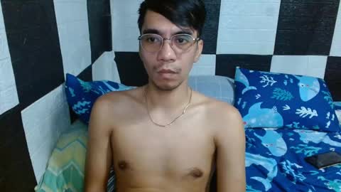 Snapshot of massive_boner02 chatting on 10, 12, 2024 massive_boner02 online show from 10, 12, 2024