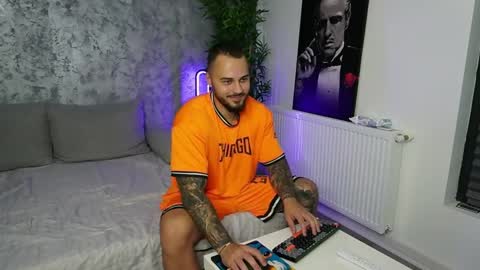 Snapshot of masterkingmuscle chatting on 17, 9, 2025 masterkingmuscle online show from 17, 9, 2025