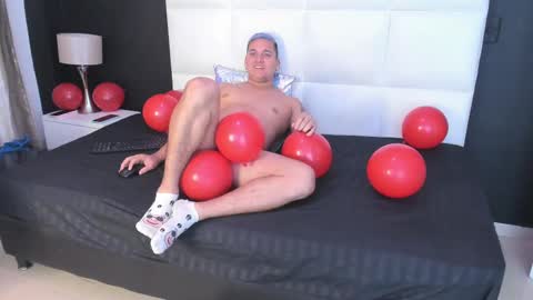 Snapshot of mateoandmia chatting on 25, 1, 2025 Matheo and Mia online show from 25, 1, 2025