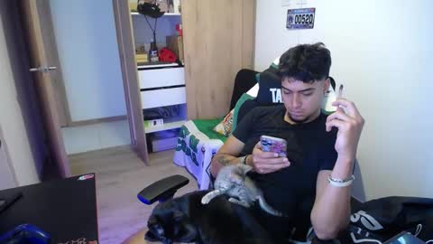 Snapshot of matias_bianco01 chatting on 15, 9, 2025 matias online show from 15, 9, 2025